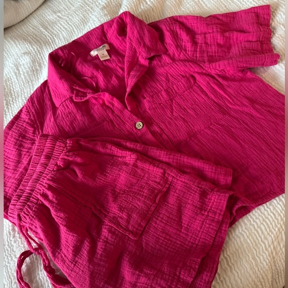 Pink Button-Up Shirt and Shorts Set l M - Picture 1 of 5